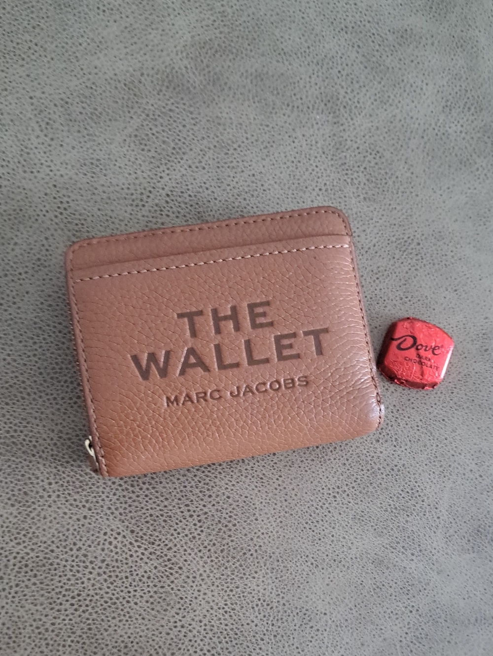 Marc Jacobs Pebbled Leather Zip Wallet in Warm Brown - Picture 8 of 8